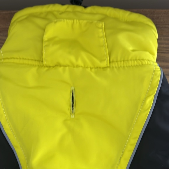 Dog Puffer Jacket Sz S Yellow/Black Warm UNUSED - Picture 3 of 5
